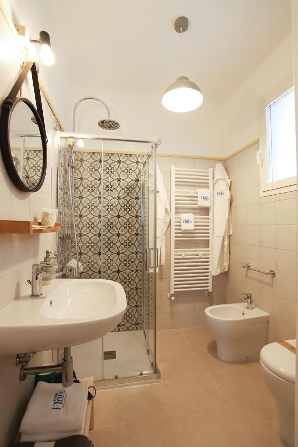 Casa Flora - Bed And Breakfast Торре-Сан-Джованни-Удженто Экстерьер фото