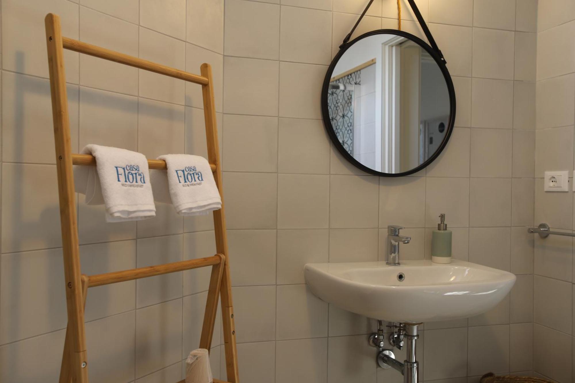 Casa Flora - Bed And Breakfast Торре-Сан-Джованни-Удженто Экстерьер фото